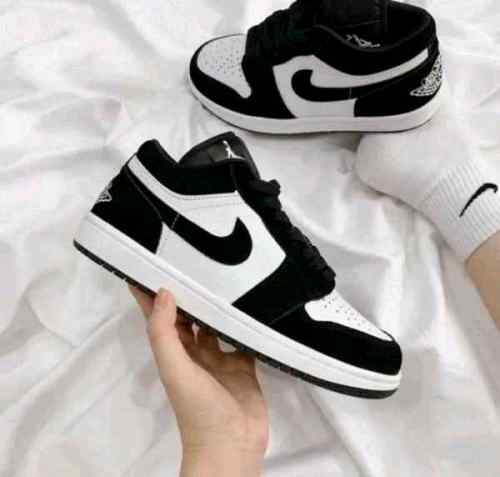 nikee Jordan 1 Low Panda Black White semi ua