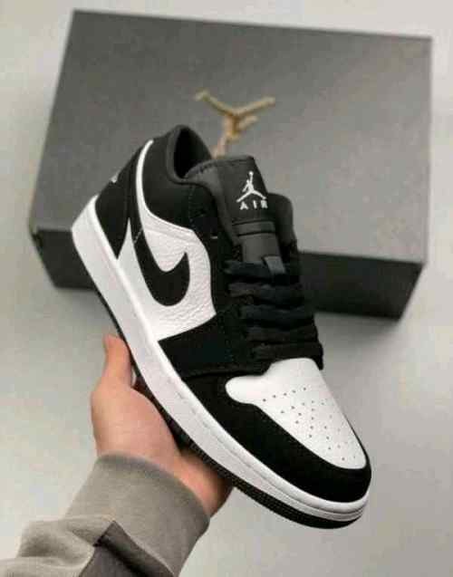 nikee Jordan 1 Low Panda Black White semi ua