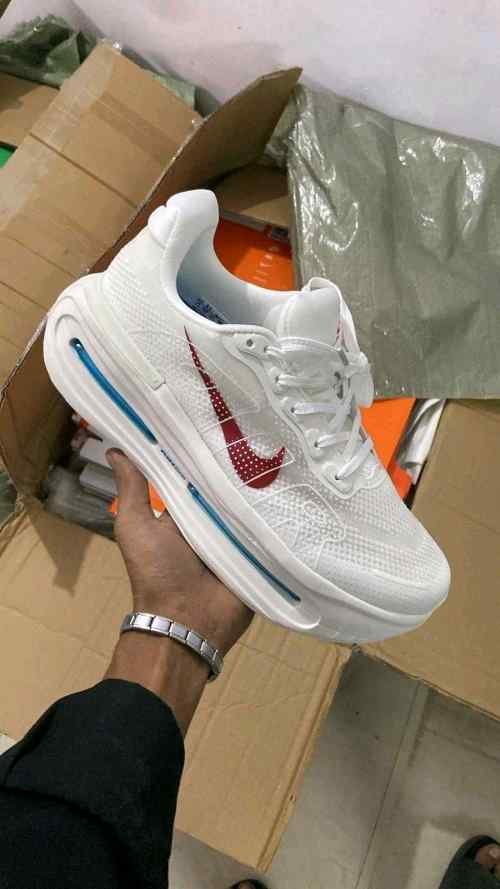 NIKEE AIRMAX VOMERO PREMIUM WHITE