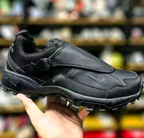 nikee ACG Phassad Black