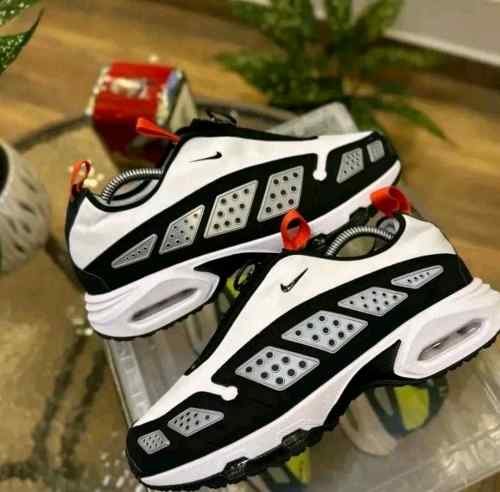 Nikee Airmax SNDR Black White
