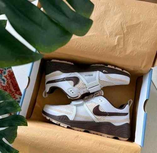 Nikee x Travis Scott Zoom Field Jaxx Light Chocolate