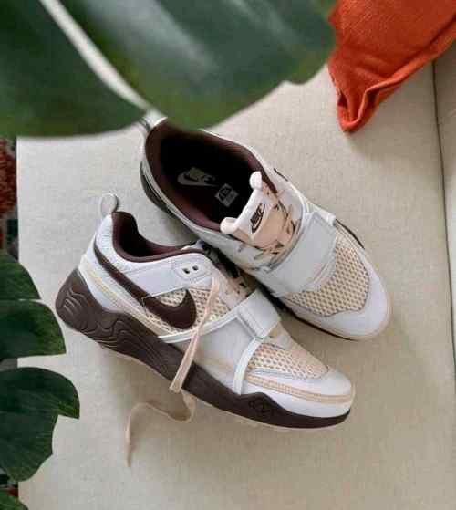 Nikee x Travis Scott Zoom Field Jaxx Light Chocolate