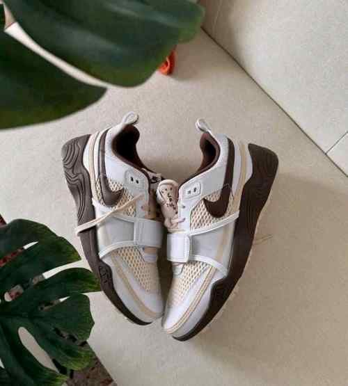 Nikee x Travis Scott Zoom Field Jaxx Light Chocolate