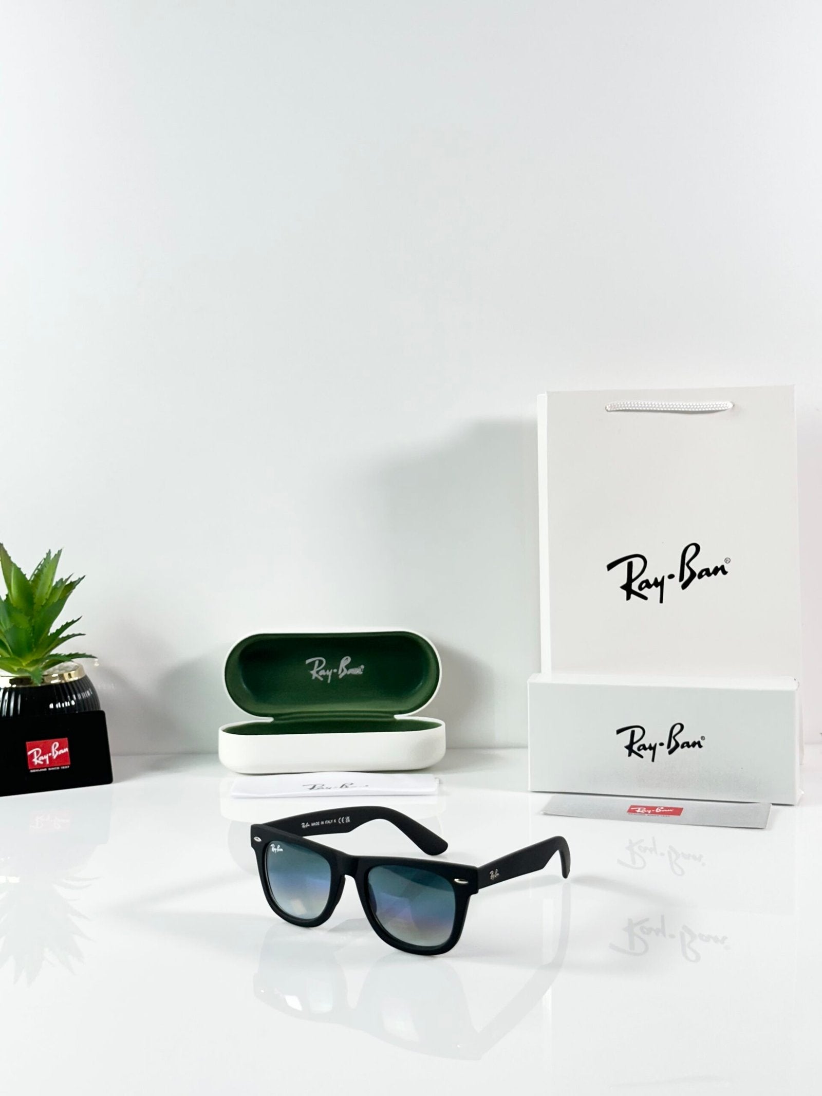 RB 2140 Black Blue GLASS