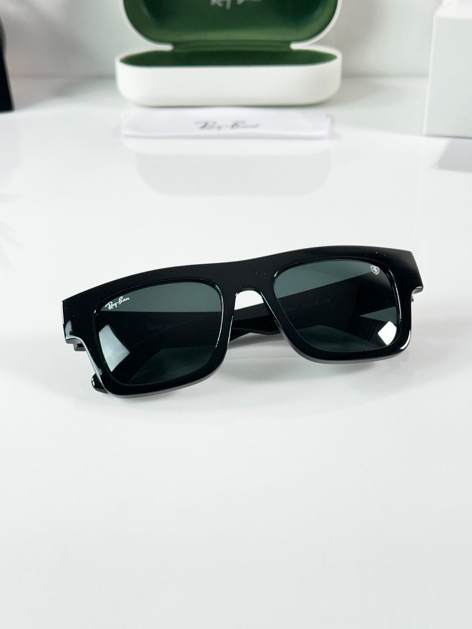 RB 4415 Shine Black GLASS