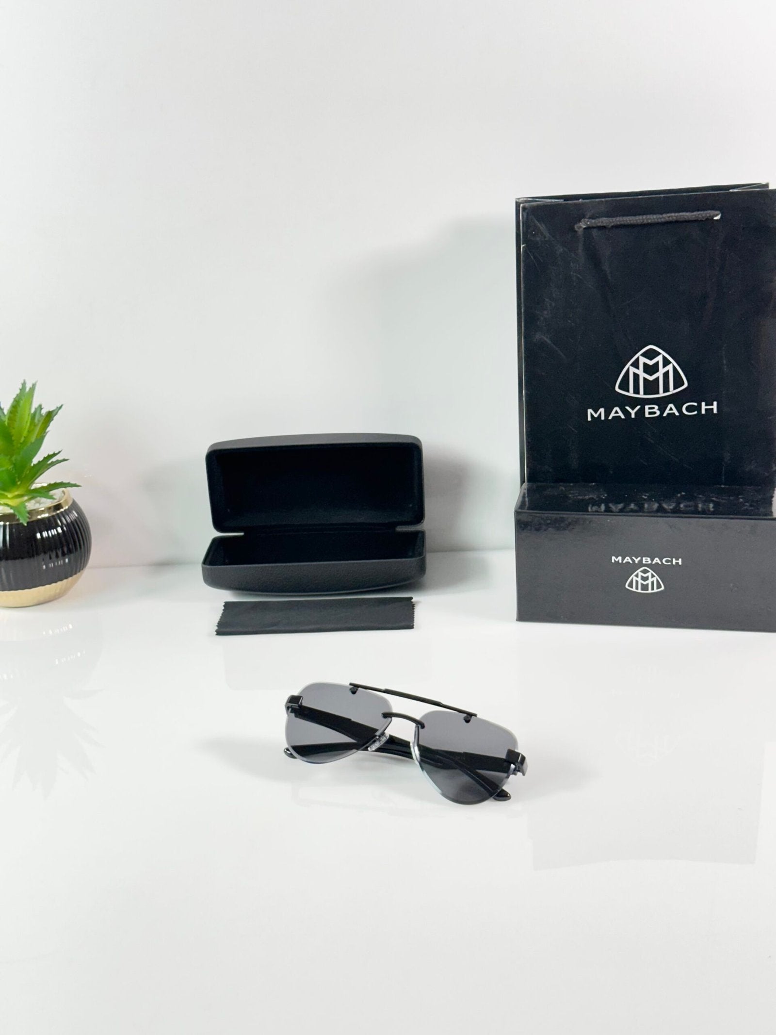Maybach 1022 Black