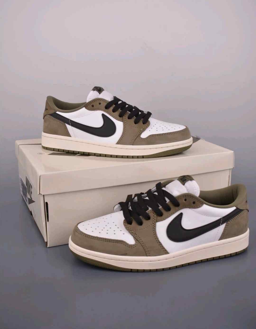 AIR JORDAN 1 RETRO LOW OG MEDIUM OLIVEBLACK-SUMMIT WHITE-SAIL