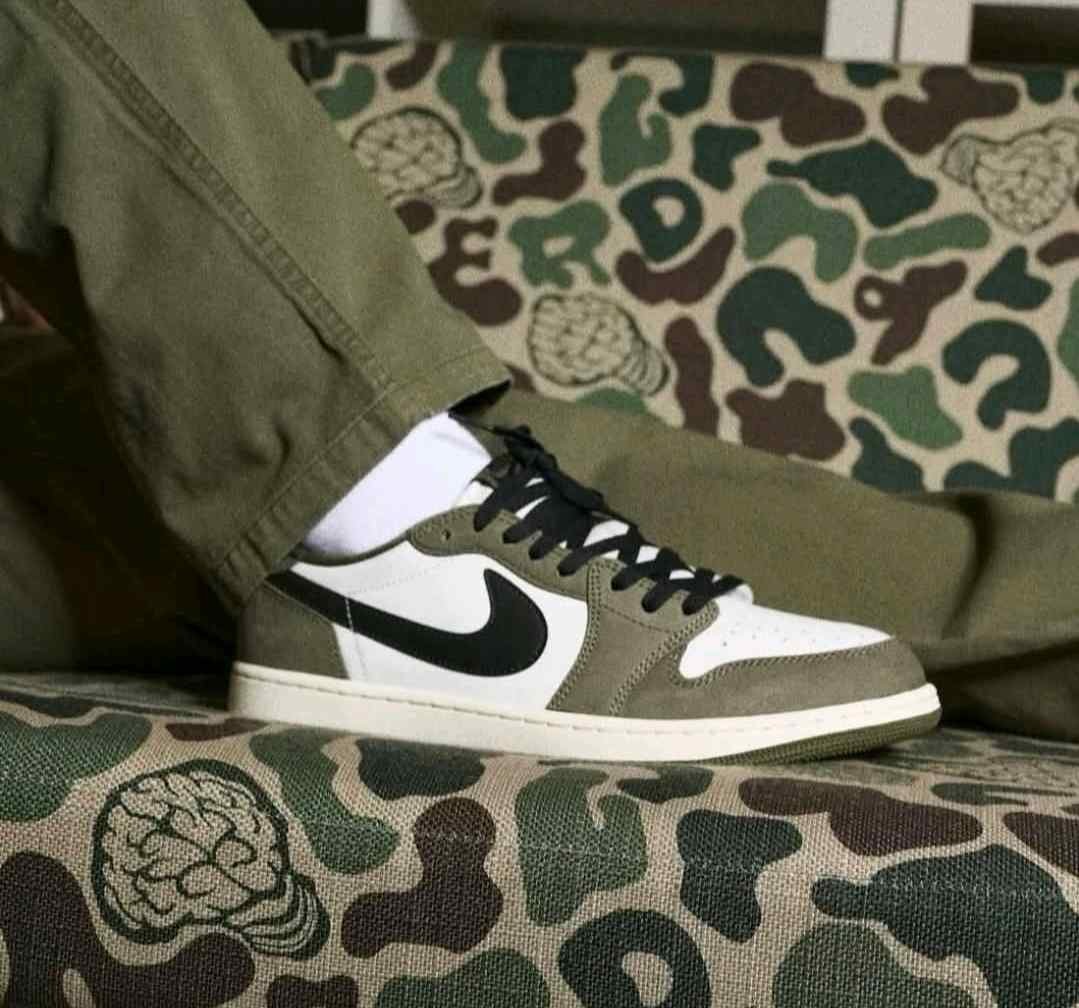 AIR JORDAN 1 RETRO LOW OG MEDIUM OLIVEBLACK-SUMMIT WHITE-SAIL