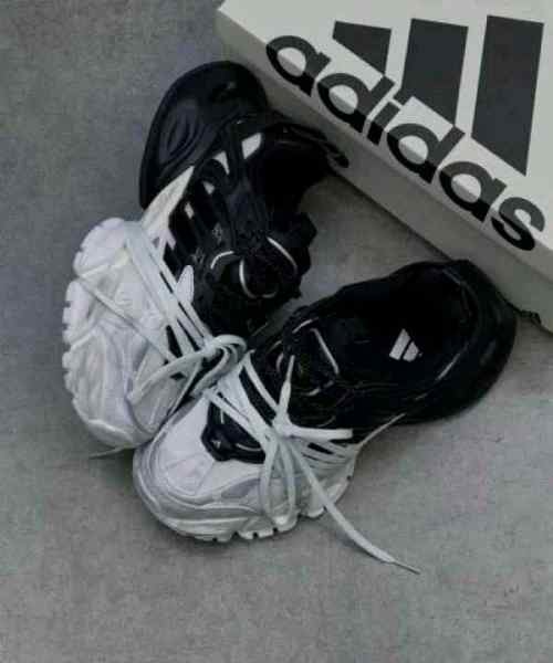 adidaass XLG Runner Deluxe White Blacks