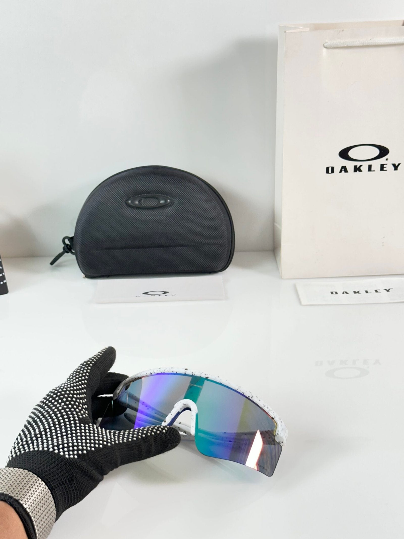 Oakle 2306 White Blue Aqua