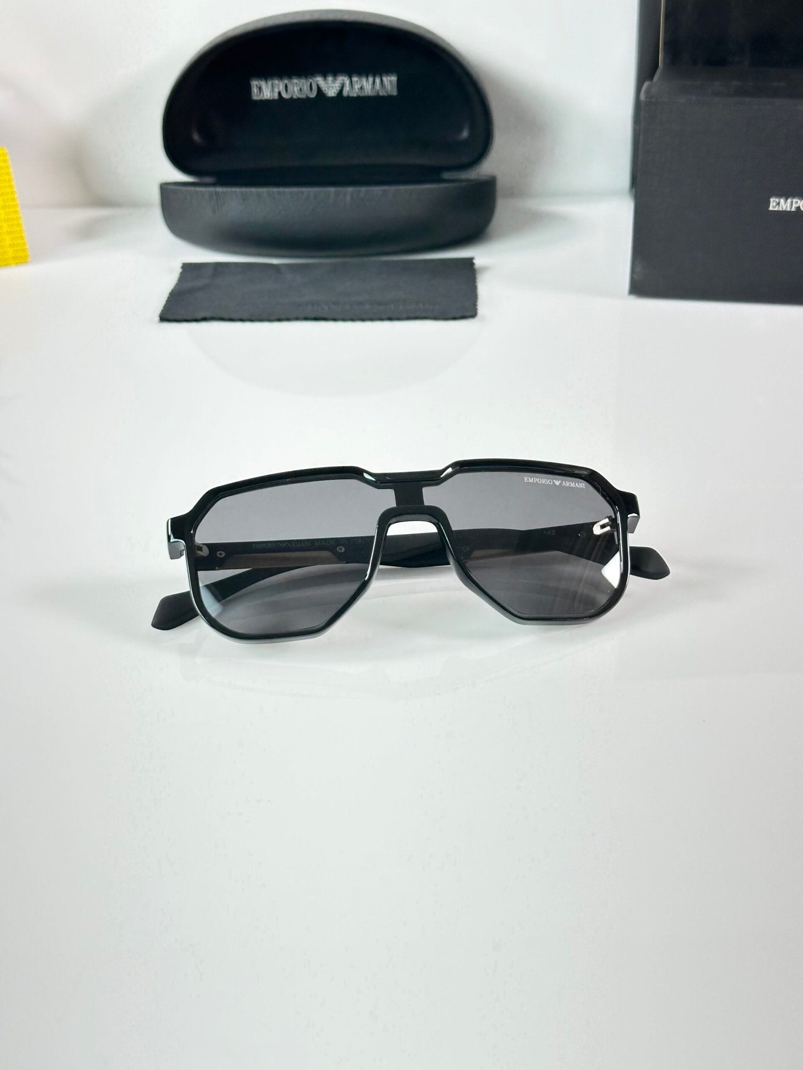 Emporio Arman 219 Gold Black