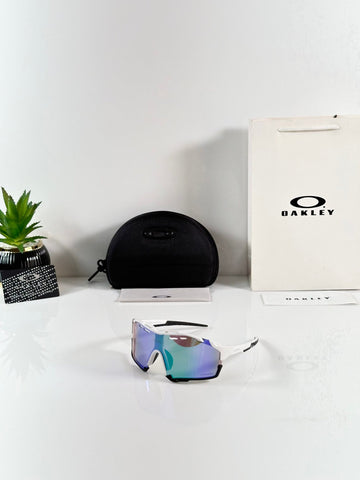 Oakle 8241 White Aqua