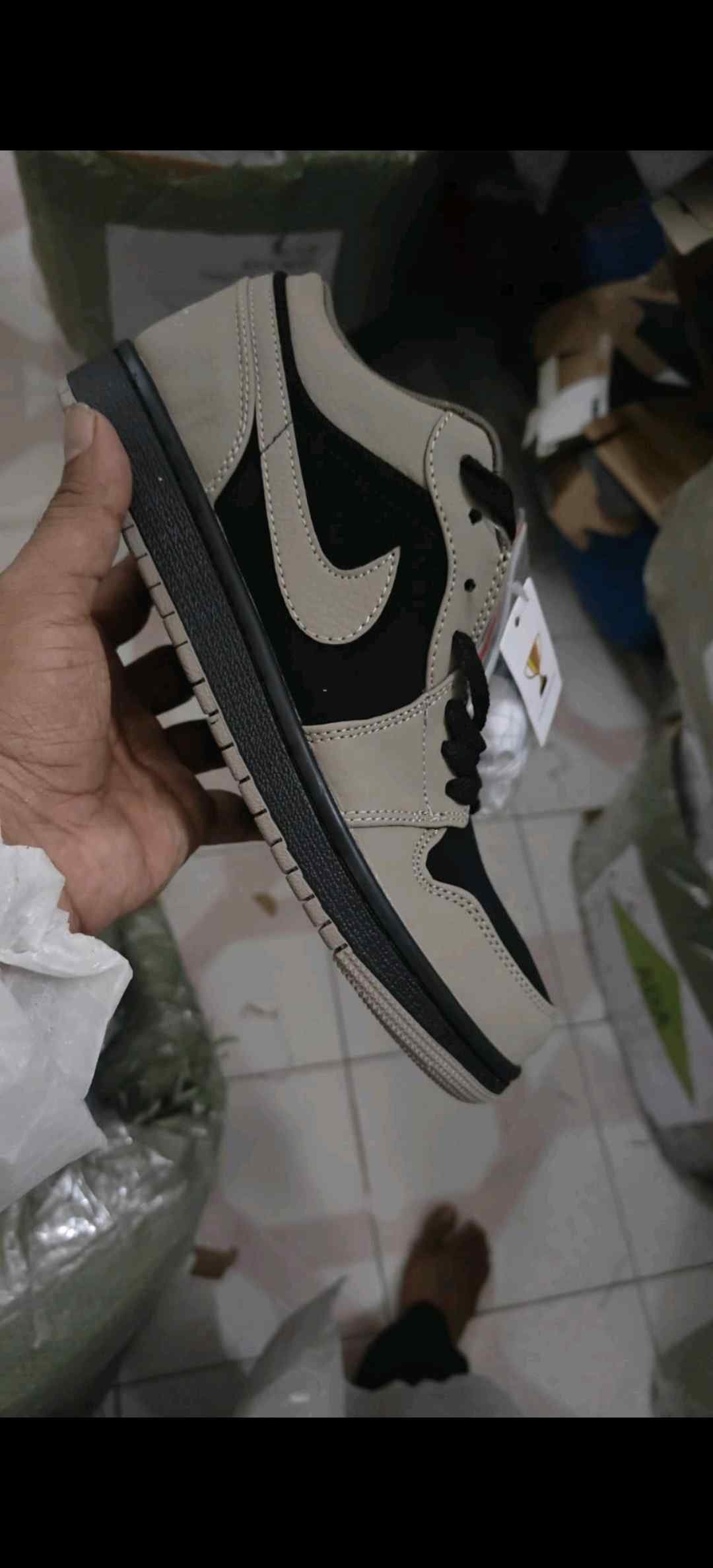 Air Jordan 1 Low SE Olive Grey Black