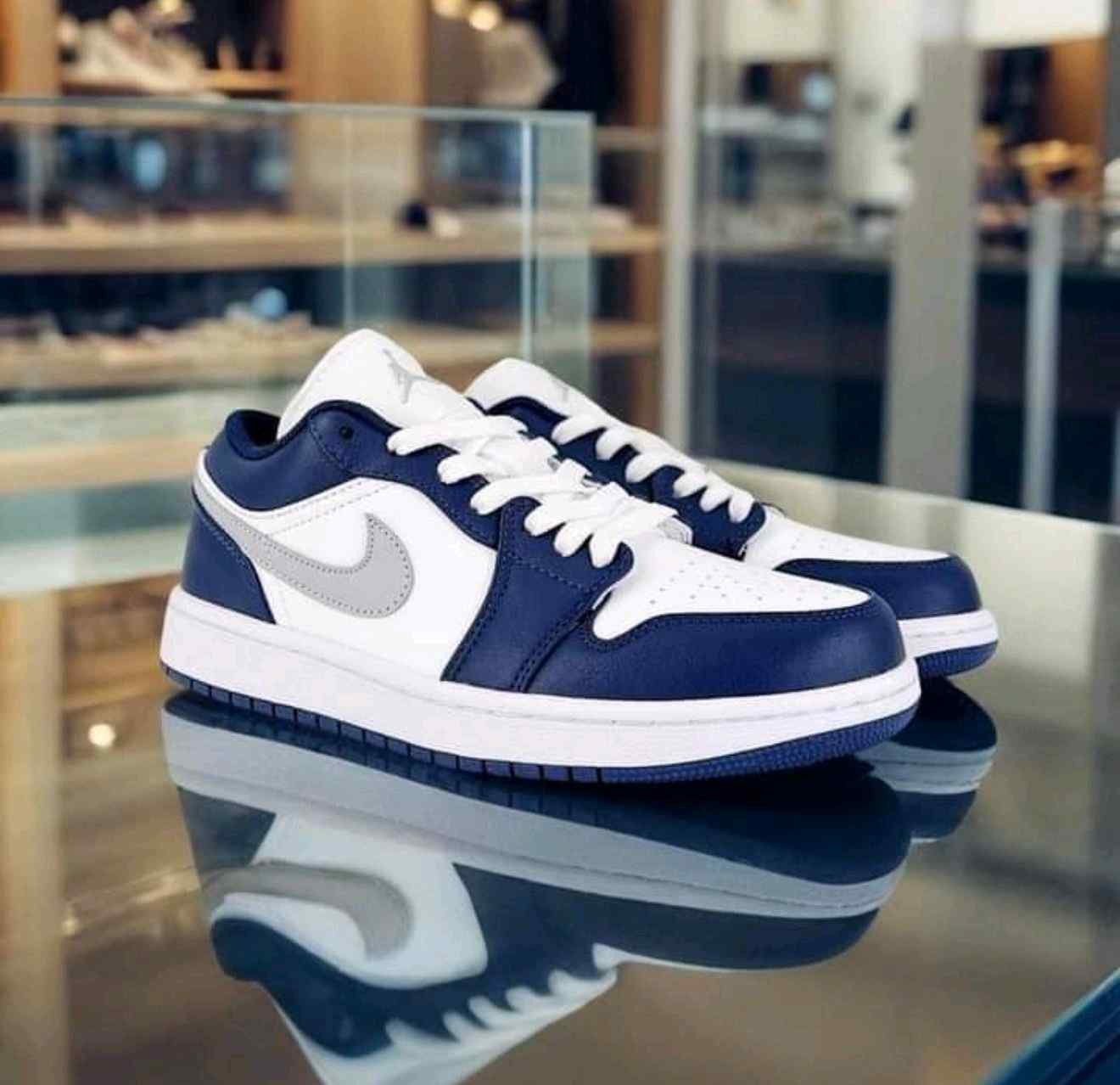 nikkee jordan retro 1 low MIDNIGHT NEVY