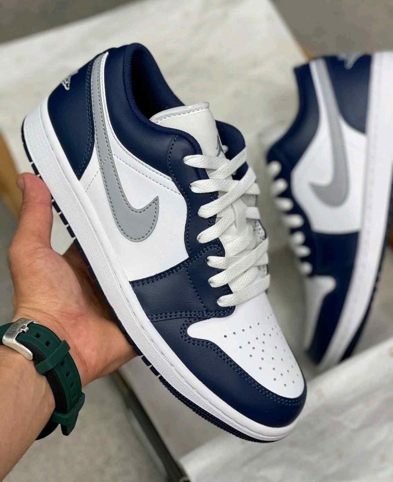 nikkee jordan retro 1 low MIDNIGHT NEVY