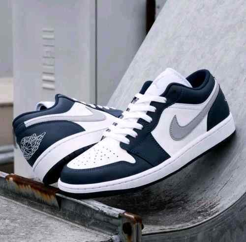 nikkee jordan retro 1 low MIDNIGHT NEVY