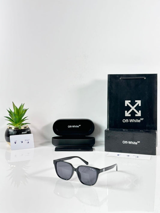 Off whit 2135 Black