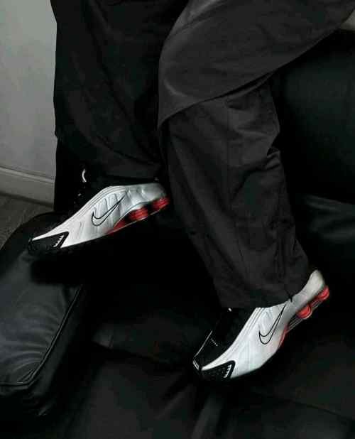 Nikkee Shox R4 Black Metallic Silver