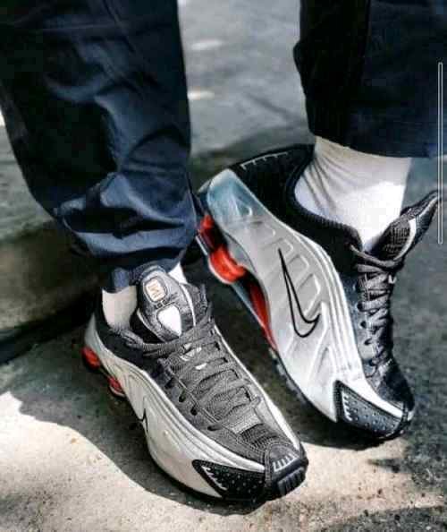 Nikkee Shox R4 Black Metallic Silver