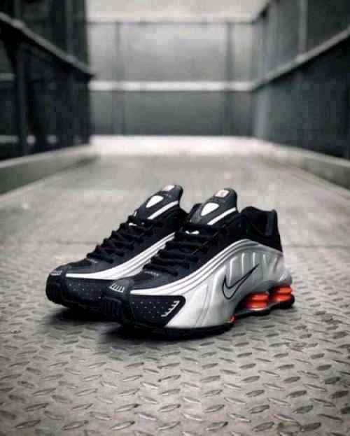 Nikkee Shox R4 Black Metallic Silver