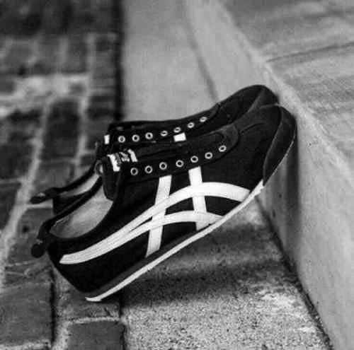 Onitsukkaa Tiger Slip On Black White fix